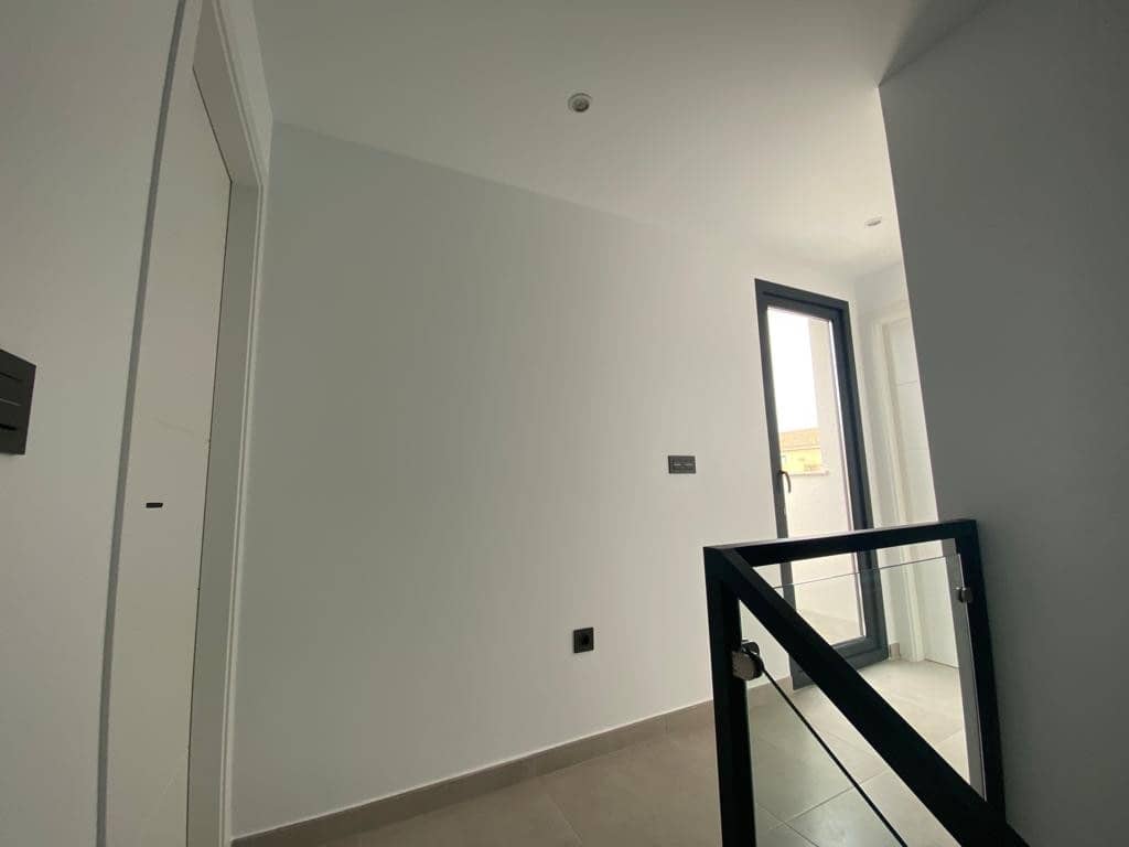 3 soveværelse Villa til salg i Los Alcazares med swimmingpool - € 419.900 (Ref: 9831188)