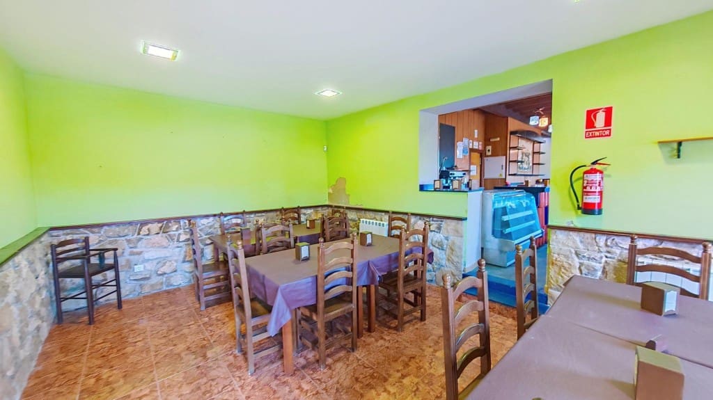 3 bedroom Villa for sale in Carreno - € 179,900 (Ref: 9831206)