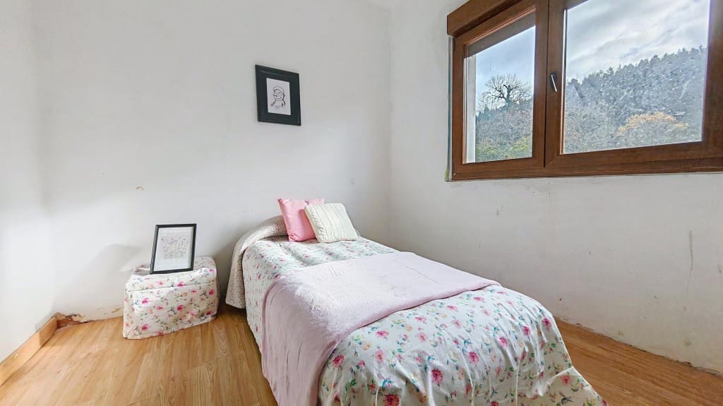 3 bedroom Villa for sale in Carreno - € 179,900 (Ref: 9831206)