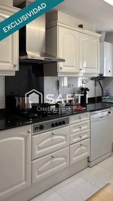 3 bedroom Penthouse for sale in Calonge i Sant Antoni with pool - € 275,000 (Ref: 9833555)