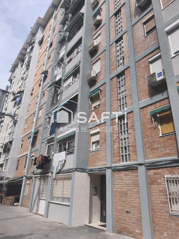 3 soveværelse Lejlighed til salg i Cornella de Llobregat - € 105.000 (Ref: 9833559)