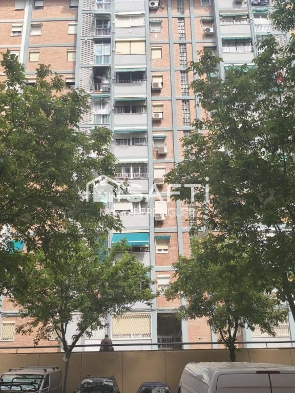 3 soveværelse Lejlighed til salg i Cornella de Llobregat - € 105.000 (Ref: 9833559)
