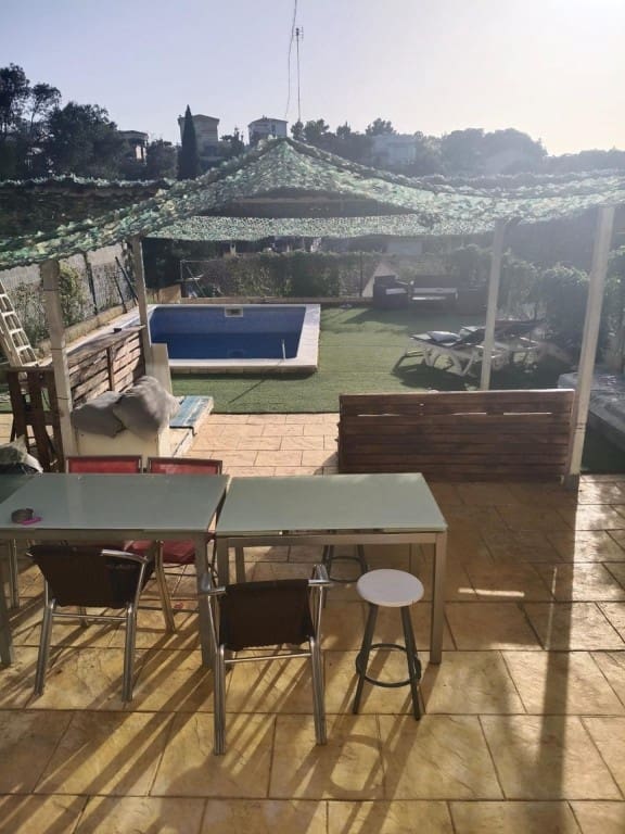 4 bedroom Terraced Villa for sale in Sant Pere de Ribes with pool - € 290,000 (Ref: 9833563)