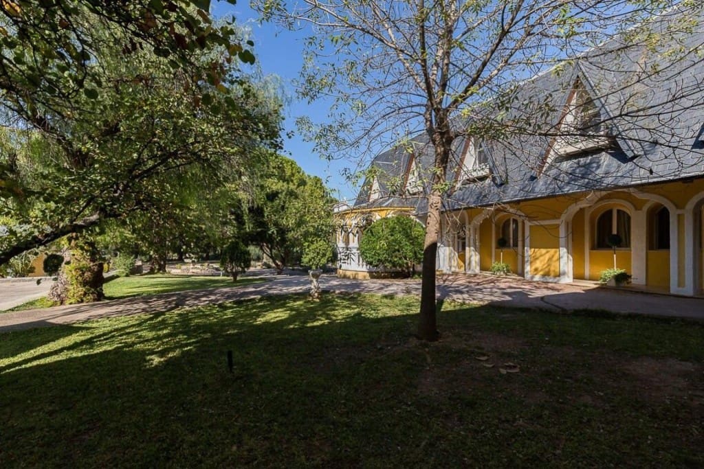 11 bedroom Finca/Country House for sale in Muro de Alcoy with pool garage - € 1,590,000 (Ref: 9833564)