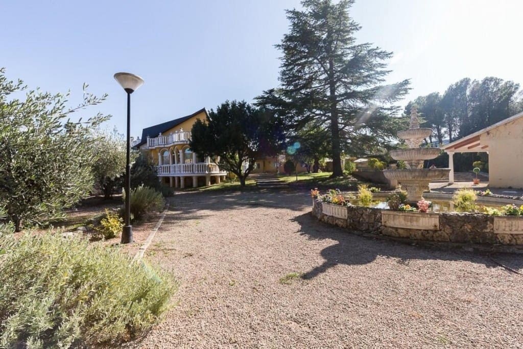 11 bedroom Finca/Country House for sale in Muro de Alcoy with pool garage - € 1,590,000 (Ref: 9833564)