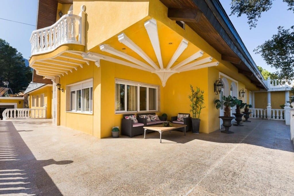 11 bedroom Finca/Country House for sale in Muro de Alcoy with pool garage - € 1,590,000 (Ref: 9833564)