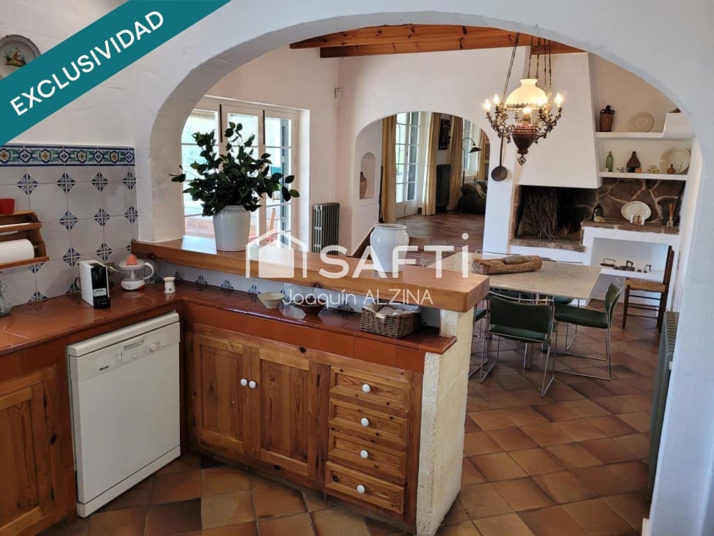 7 bedroom Villa for sale in Mahon / Mao with pool garage - € 1,650,000 (Ref: 9836268)