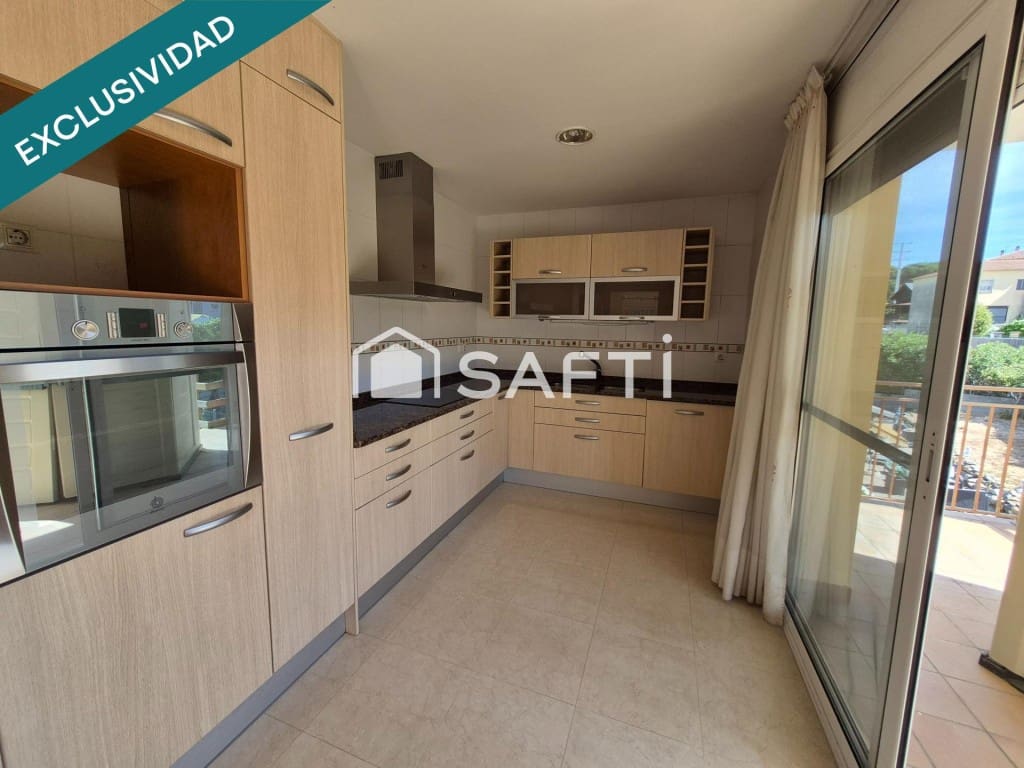 4 bedroom Villa for sale in Tordera with pool garage - € 354,000 (Ref: 9836269)