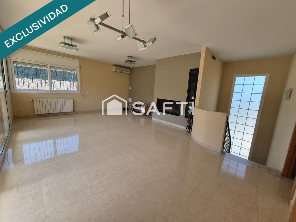 4 bedroom Villa for sale in Tordera with pool garage - € 354,000 (Ref: 9836269)