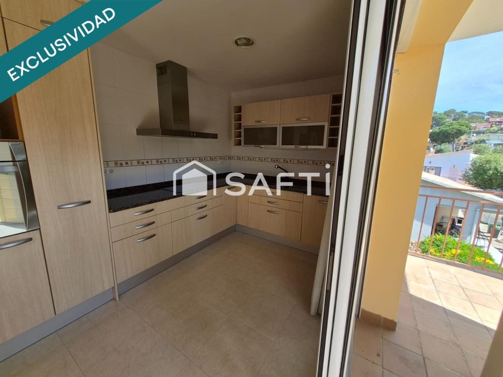 4 bedroom Villa for sale in Tordera with pool garage - € 354,000 (Ref: 9836269)