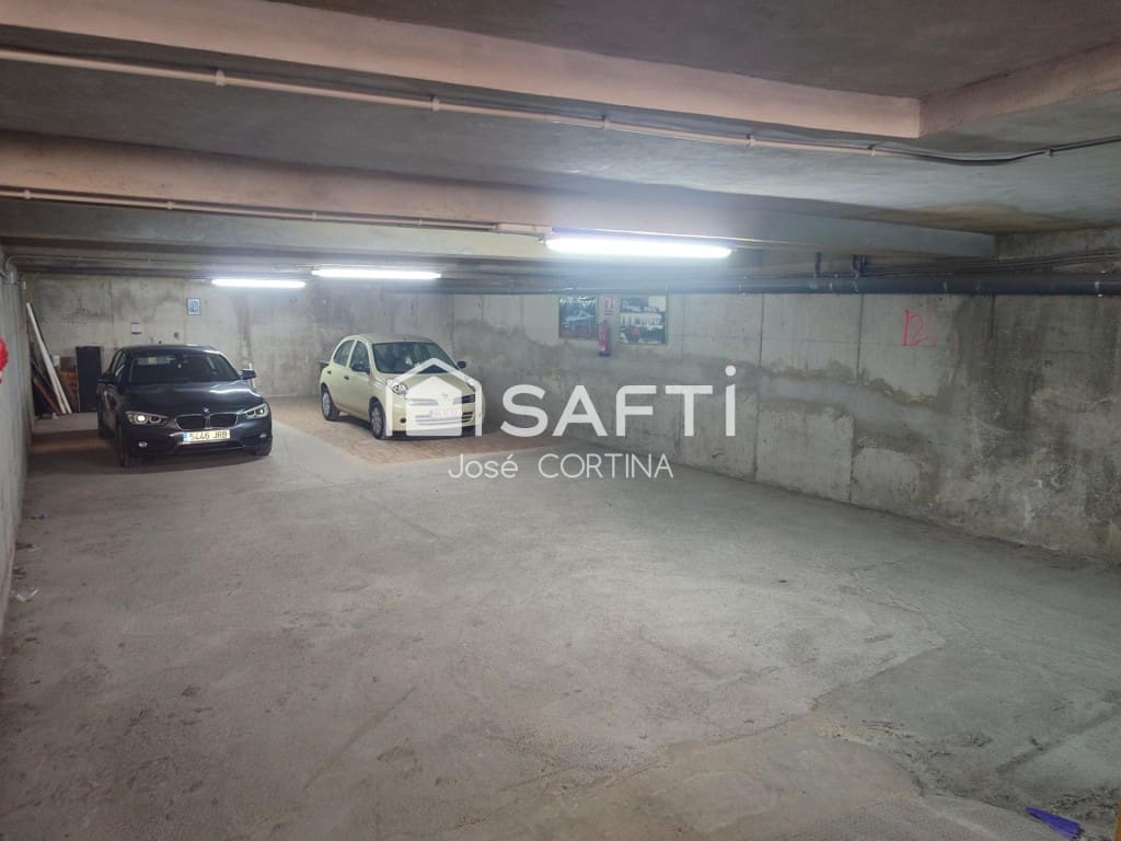 5 bedroom Villa for sale in Gilet with garage - € 340,000 (Ref: 9836275)