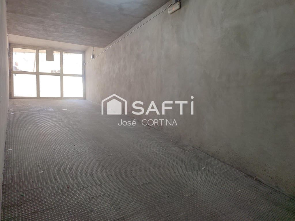 5 bedroom Villa for sale in Gilet with garage - € 340,000 (Ref: 9836275)