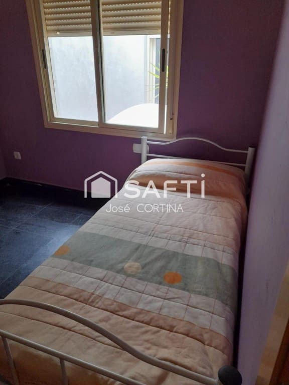 5 bedroom Villa for sale in Gilet with garage - € 340,000 (Ref: 9836275)