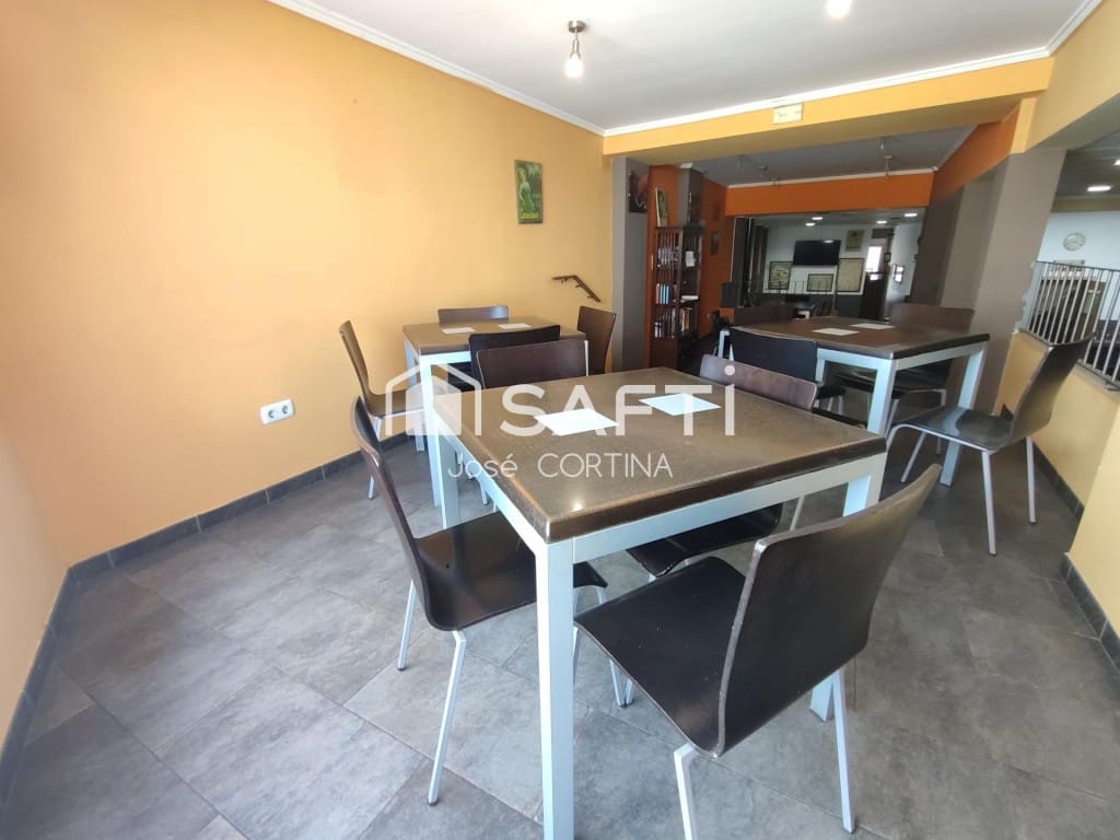 5 bedroom Villa for sale in Gilet with garage - € 340,000 (Ref: 9836275)