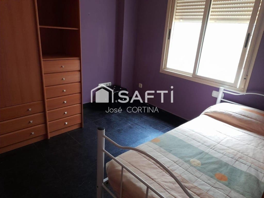 5 bedroom Villa for sale in Gilet with garage - € 340,000 (Ref: 9836275)