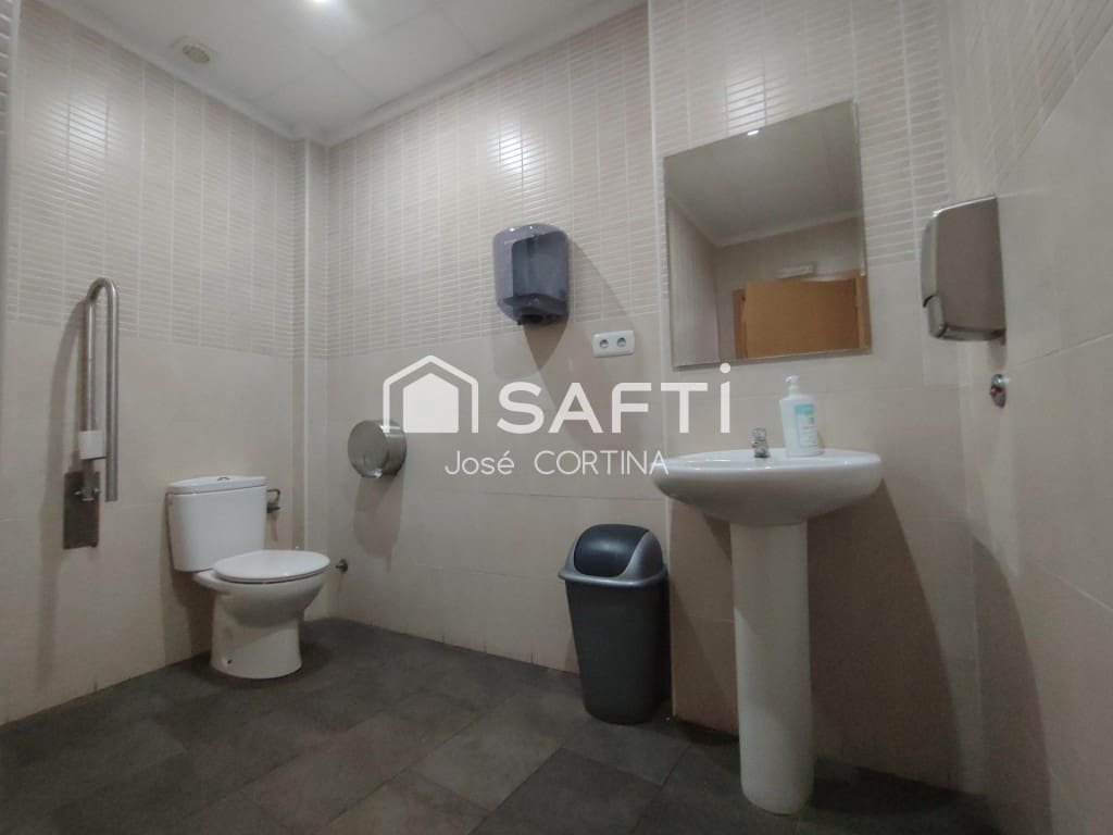 5 bedroom Villa for sale in Gilet with garage - € 340,000 (Ref: 9836275)