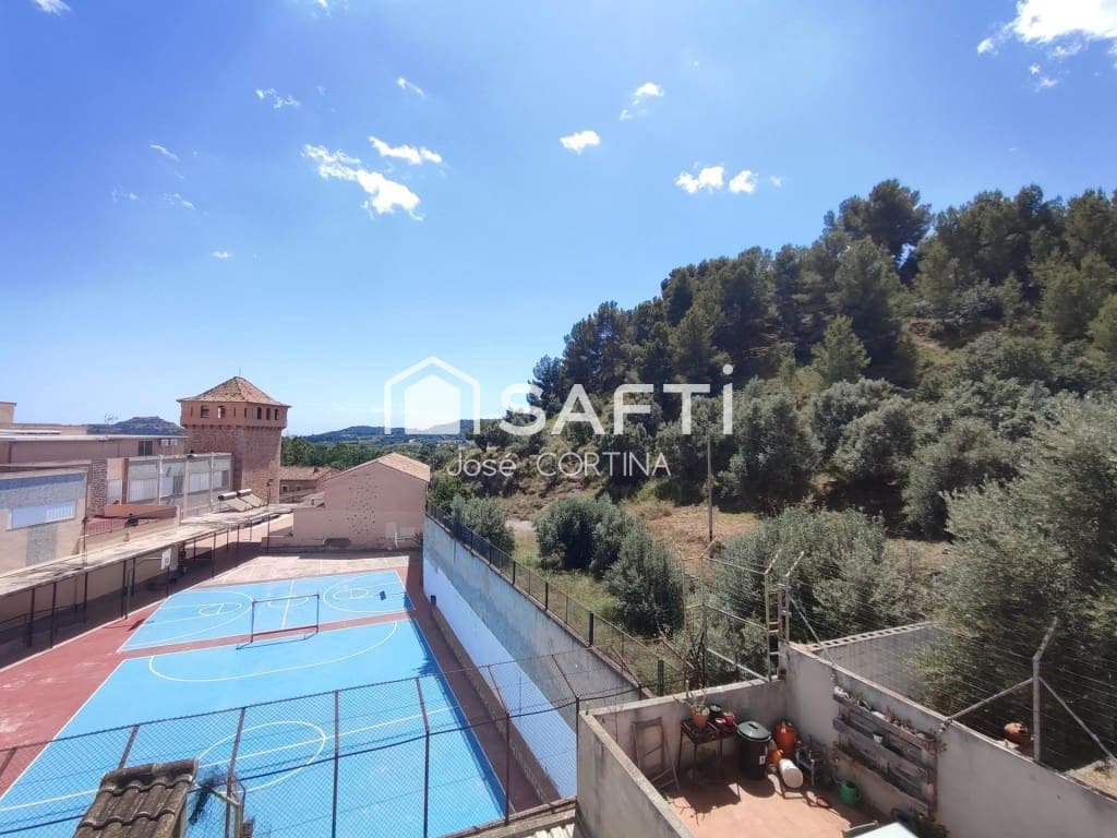 5 bedroom Villa for sale in Gilet with garage - € 340,000 (Ref: 9836275)