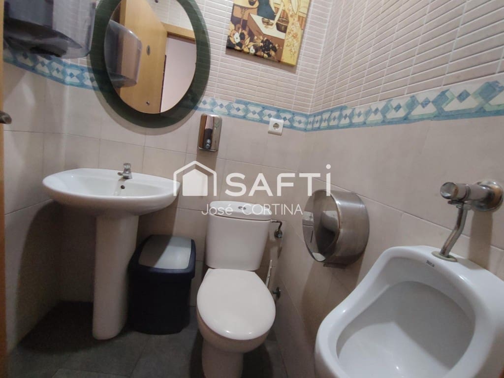 5 bedroom Villa for sale in Gilet with garage - € 340,000 (Ref: 9836275)