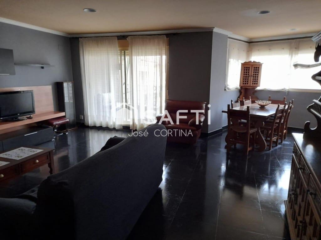 5 bedroom Villa for sale in Gilet with garage - € 340,000 (Ref: 9836275)