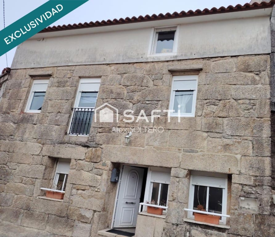 4 bedroom Villa for sale in Baiona - € 169,500 (Ref: 9836276)