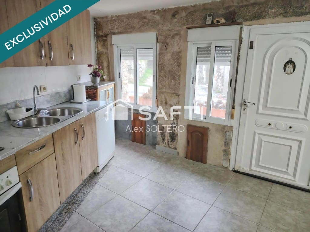 4 bedroom Villa for sale in Baiona - € 169,500 (Ref: 9836276)