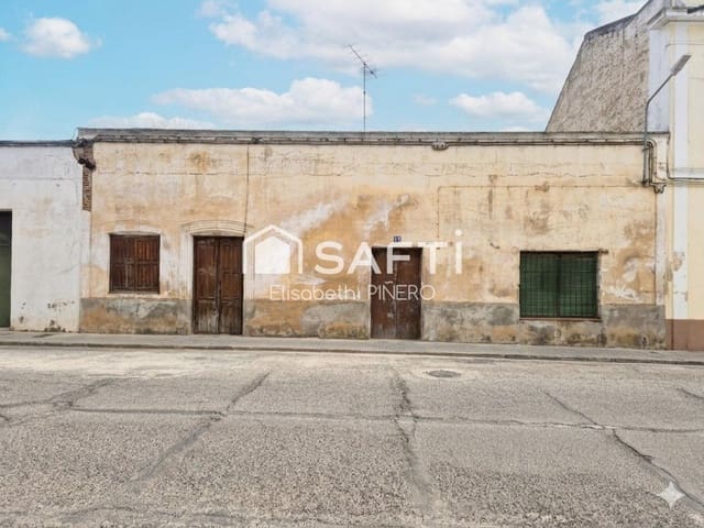 Adosado de 5 habitaciones en Puebla de la Calzada en venta con garaje - 125.000 € (Ref: 9839110)
