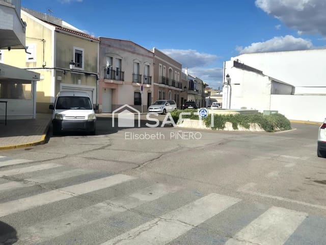 Adosado de 5 habitaciones en Puebla de la Calzada en venta con garaje - 125.000 € (Ref: 9839110)