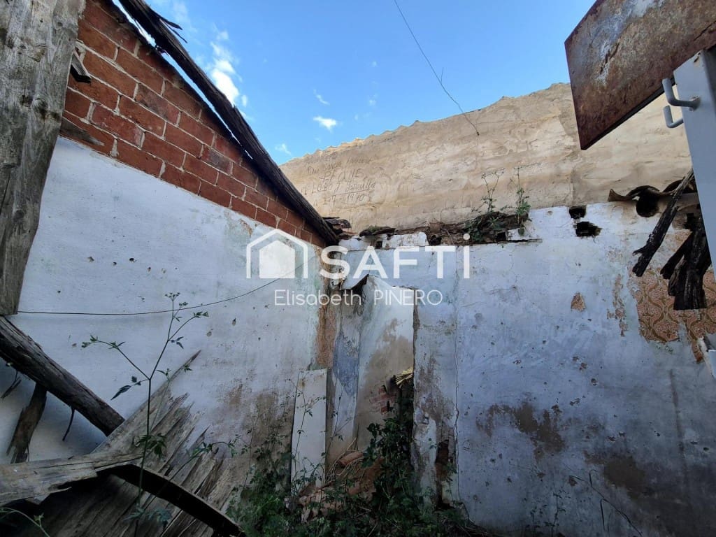 5 bedroom Terraced Villa for sale in Puebla de la Calzada with garage - € 125,000 (Ref: 9839110)