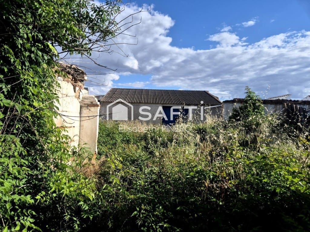 5 bedroom Terraced Villa for sale in Puebla de la Calzada with garage - € 125,000 (Ref: 9839110)