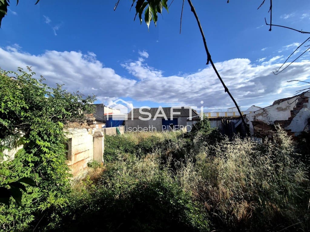 5 bedroom Terraced Villa for sale in Puebla de la Calzada with garage - € 125,000 (Ref: 9839110)