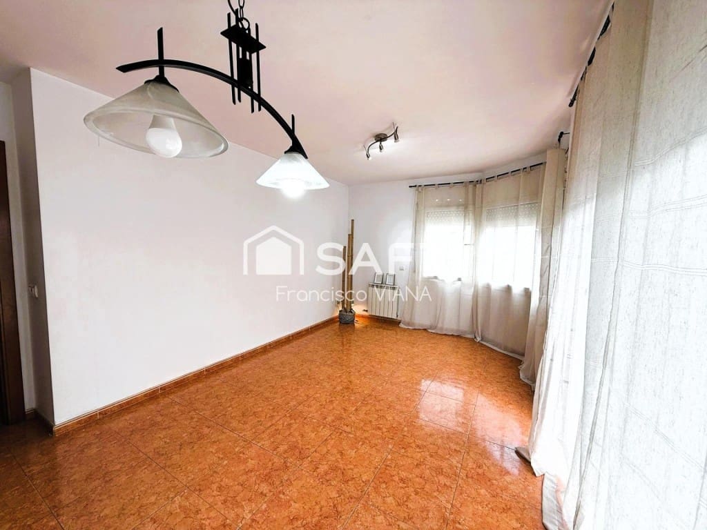 3 bedroom Apartment for sale in Malgrat de Mar - € 260,000 (Ref: 9839112)