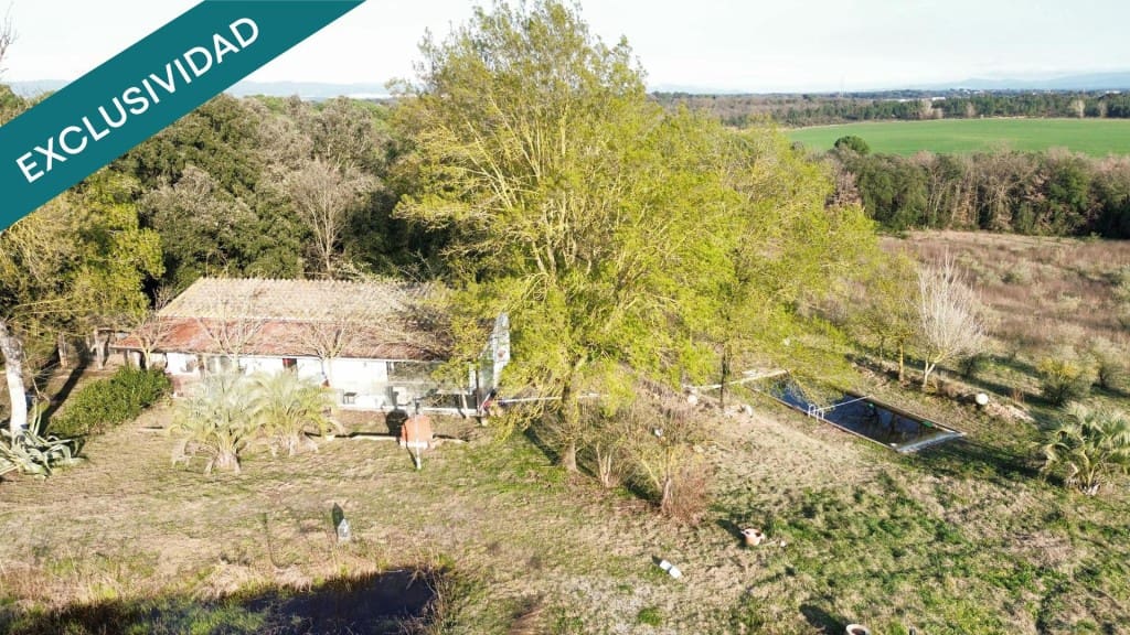 2 bedroom Finca/Country House for sale in Vilobi d'Onyar with pool - € 200,000 (Ref: 9839113)