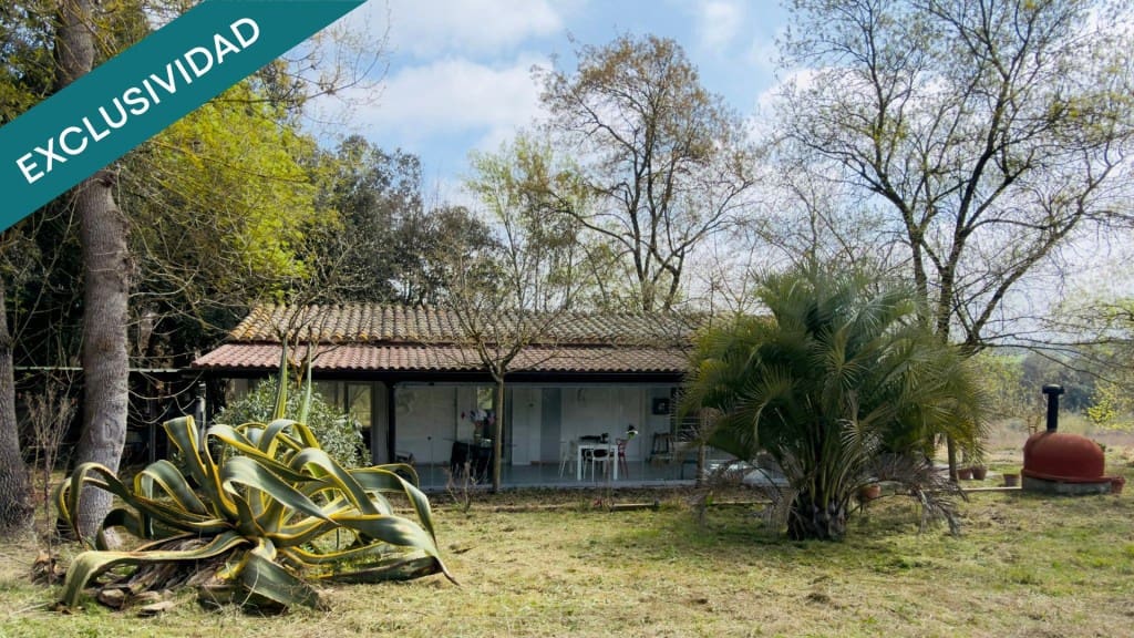 2 bedroom Finca/Country House for sale in Vilobi d'Onyar with pool - € 200,000 (Ref: 9839113)