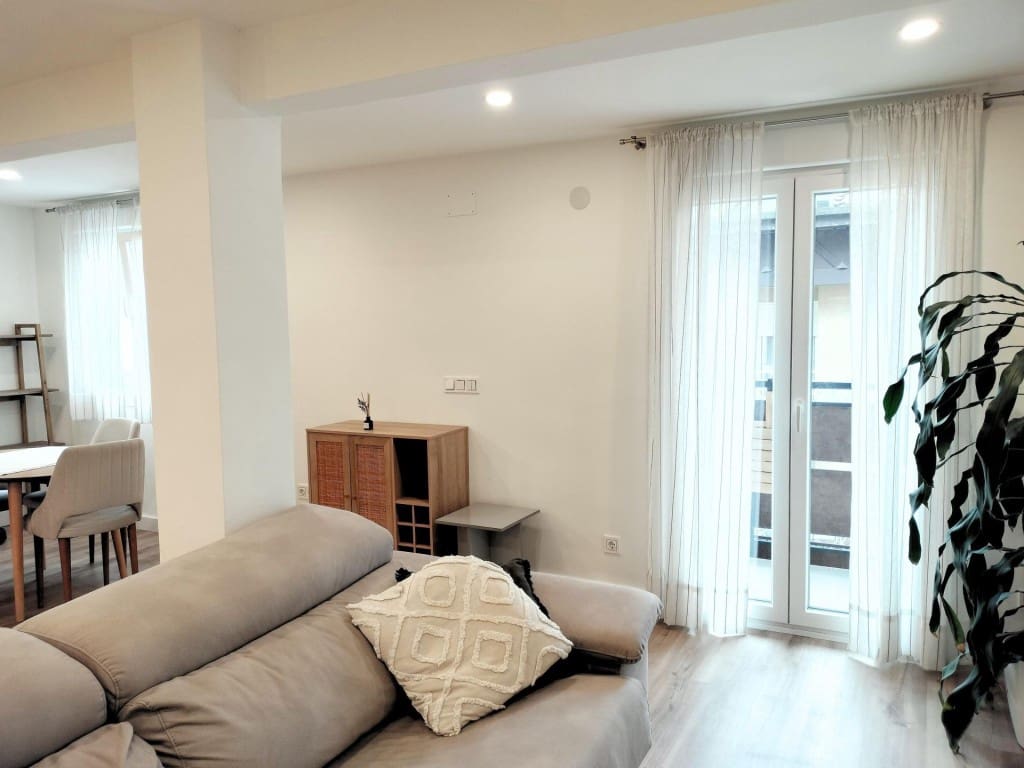 Apartamento de 2 habitaciones en Pasaia en venta - 300.000 € (Ref: 9839120)