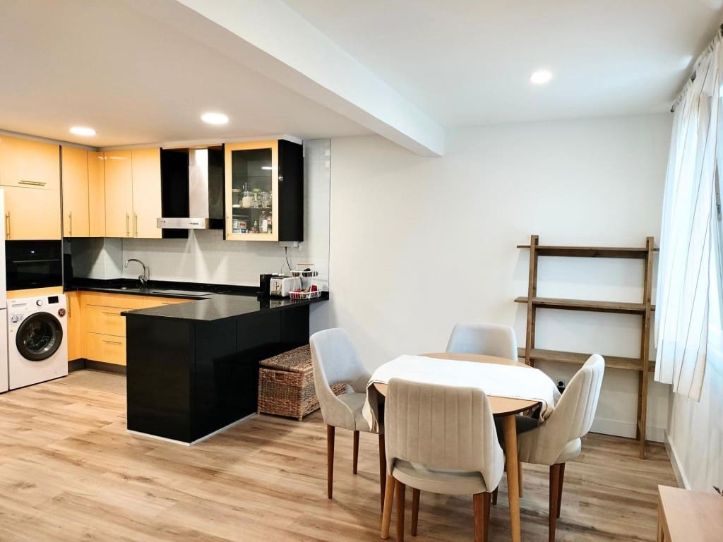 Apartamento de 2 habitaciones en Pasaia en venta - 300.000 € (Ref: 9839120)