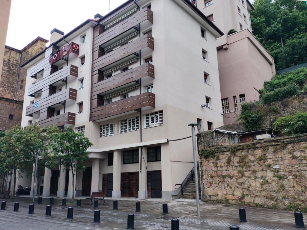 Apartamento de 2 habitaciones en Pasaia en venta - 300.000 € (Ref: 9839120)