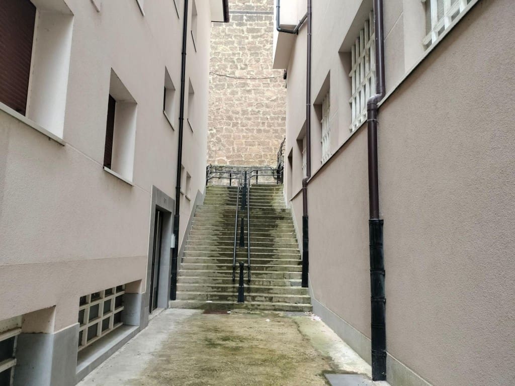 Apartamento de 2 habitaciones en Pasaia en venta - 300.000 € (Ref: 9839120)
