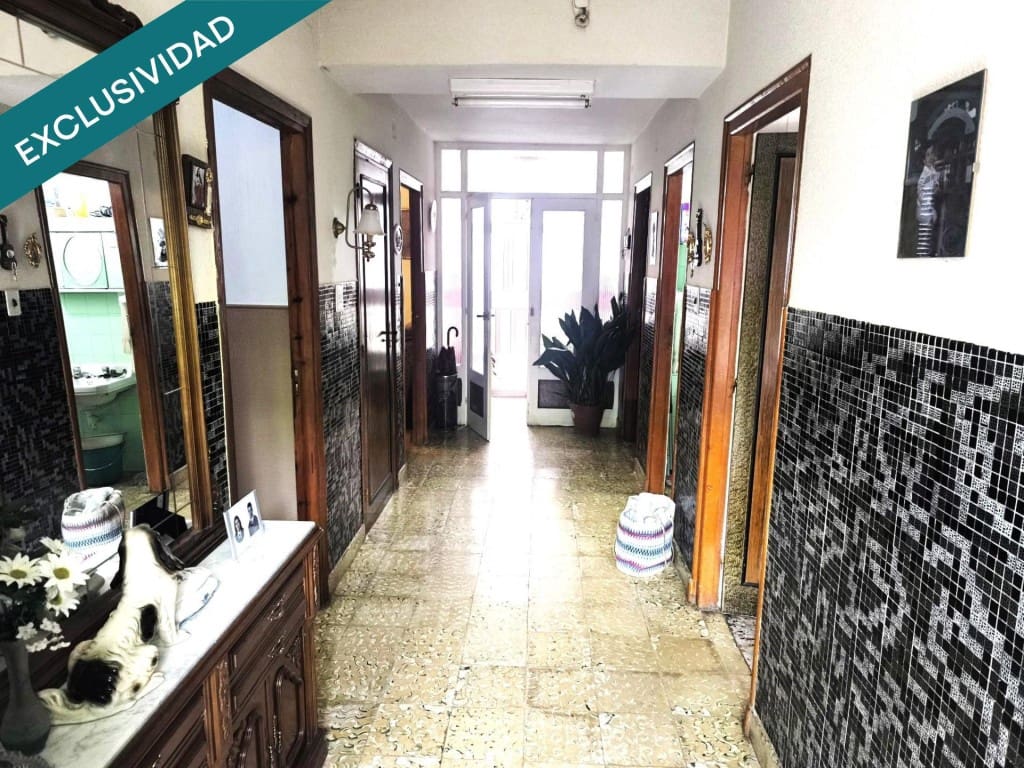 6 bedroom Finca/Country House for sale in Bustillo del Paramo with garage - € 100,000 (Ref: 9842872)