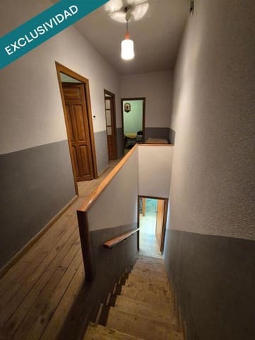 6 bedroom Finca/Country House for sale in Bustillo del Páramo with garage - € 100,000 (Ref: 9842872)