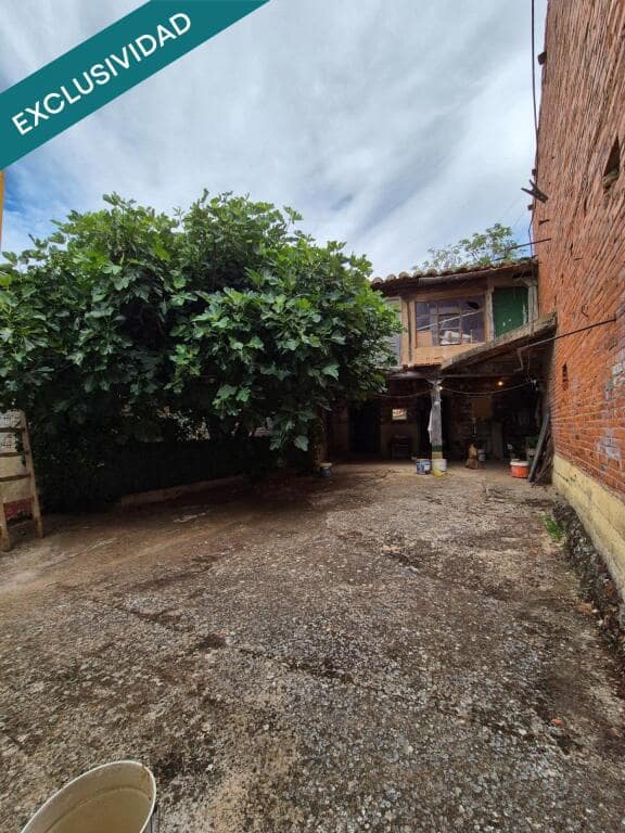 6 soveværelse Finca/Landehus til salg i Bustillo del Paramo med garage - € 90.000 (Ref: 9842872)