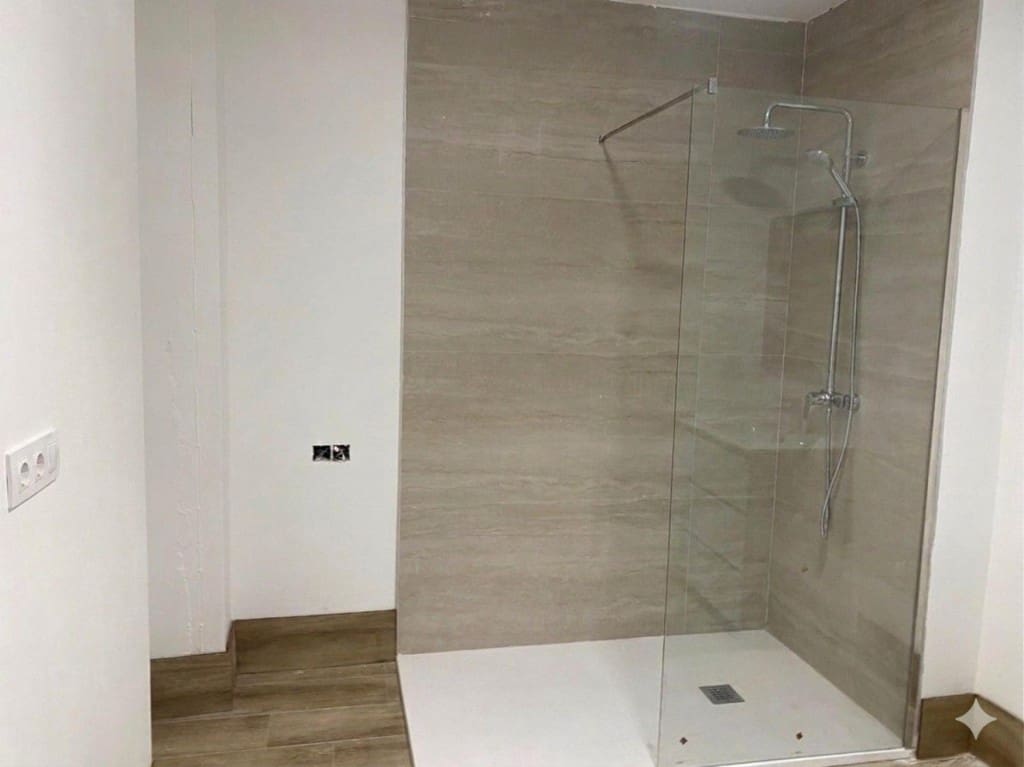 4 bedroom Terraced Villa for sale in Castalla with garage - € 191,500 (Ref: 9843298)