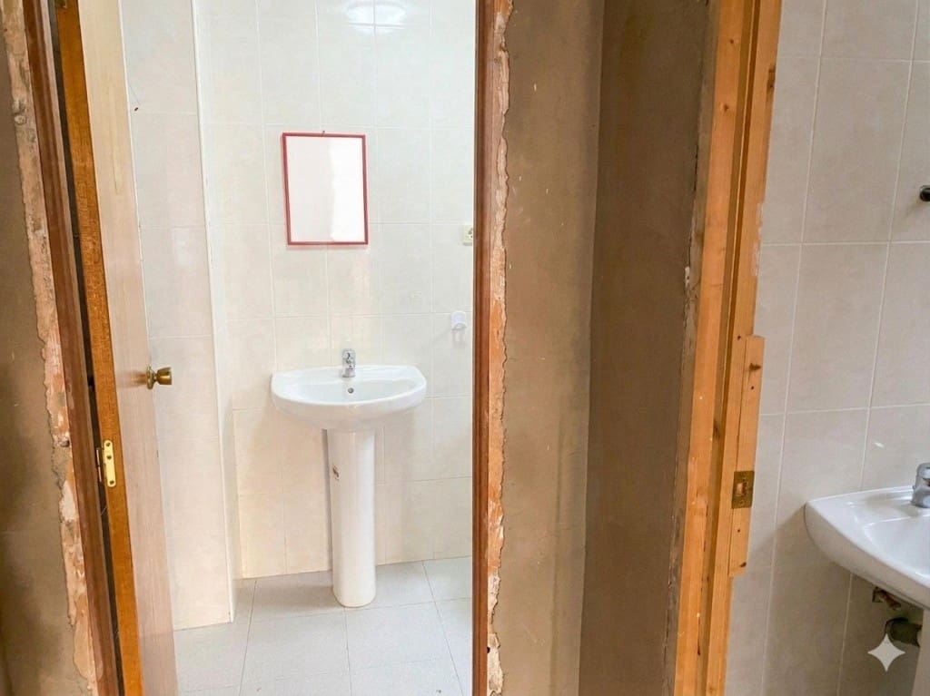 4 bedroom Terraced Villa for sale in Castalla with garage - € 191,500 (Ref: 9843298)