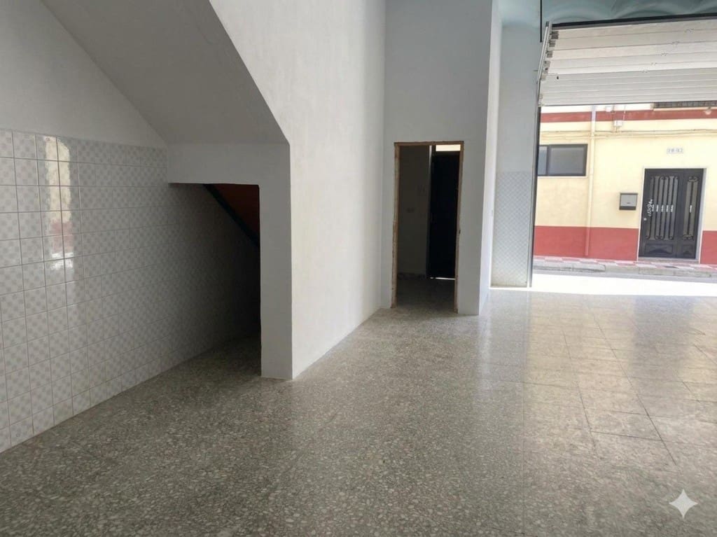4 bedroom Terraced Villa for sale in Castalla with garage - € 191,500 (Ref: 9843298)