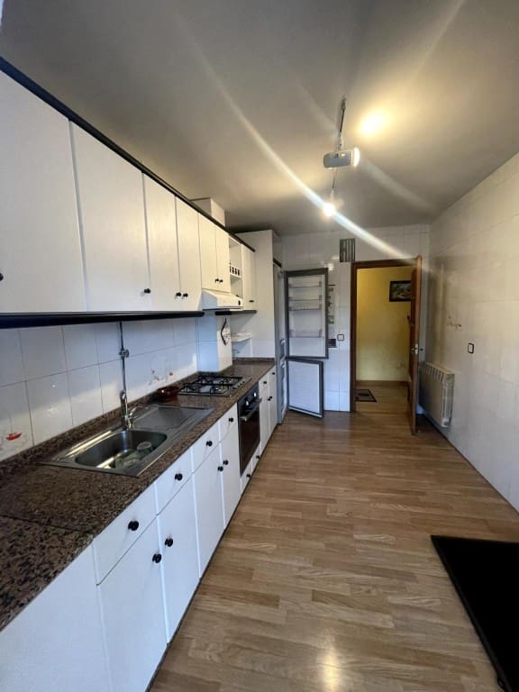 5 bedroom Terraced Villa for sale in Ponferrada with garage - € 230,000 (Ref: 9845341)