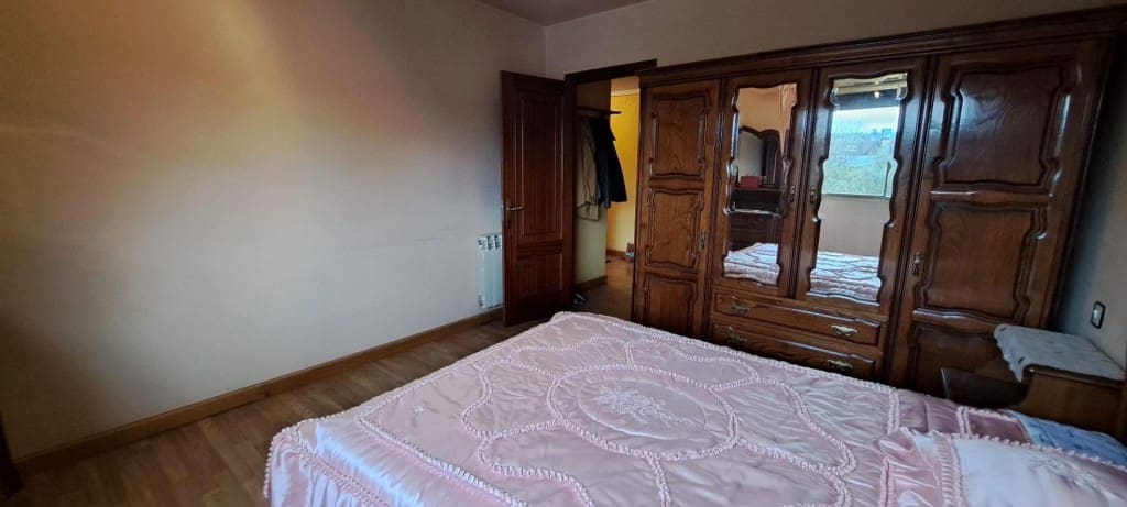 5 bedroom Terraced Villa for sale in Ponferrada with garage - € 230,000 (Ref: 9845341)