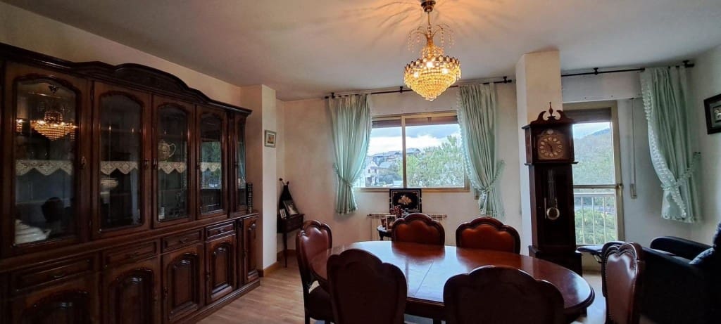 5 bedroom Terraced Villa for sale in Ponferrada with garage - € 230,000 (Ref: 9845341)