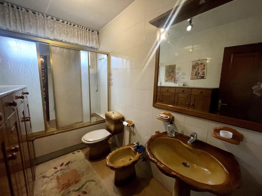 5 bedroom Terraced Villa for sale in Ponferrada with garage - € 230,000 (Ref: 9845341)