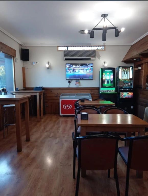 5 bedroom Terraced Villa for sale in Ponferrada with garage - € 230,000 (Ref: 9845341)