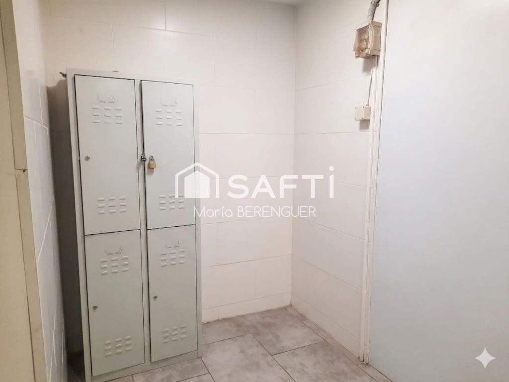 Gewerbe zu verkaufen in Barcelona Stadt - 200.000 € (Ref: 9845344)