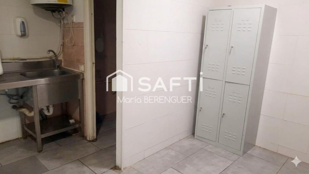 Gewerbe zu verkaufen in Barcelona Stadt - 200.000 € (Ref: 9845344)